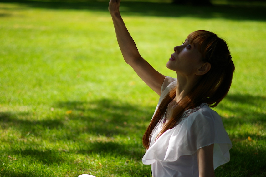 Healer Yoshiko practicing Reiki in nature